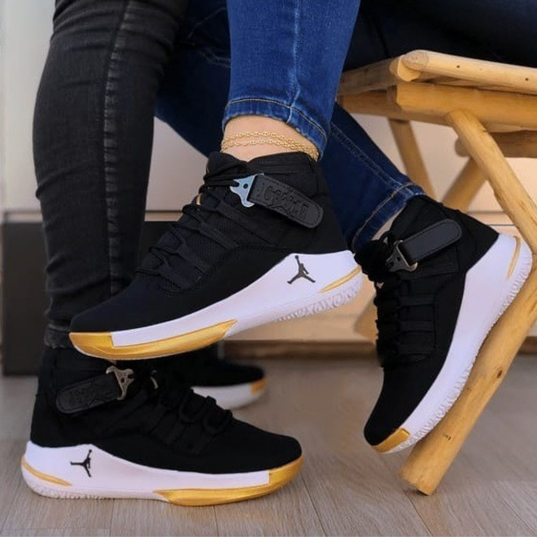 Zyon - Tenis J-Flight Negro Dorado | Unisex